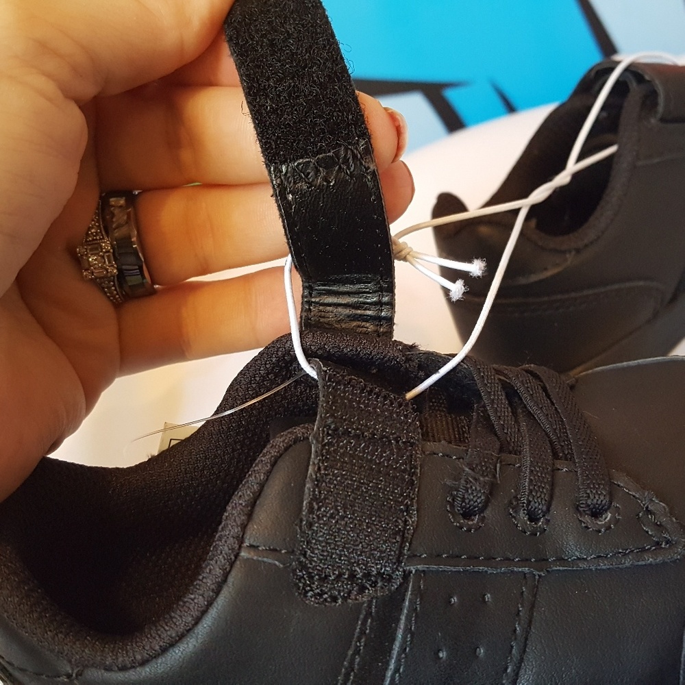 ❎SOLD❎ Stride Rite Black UNIFORM Sneakers Tot 7 - Picture 5 of 8